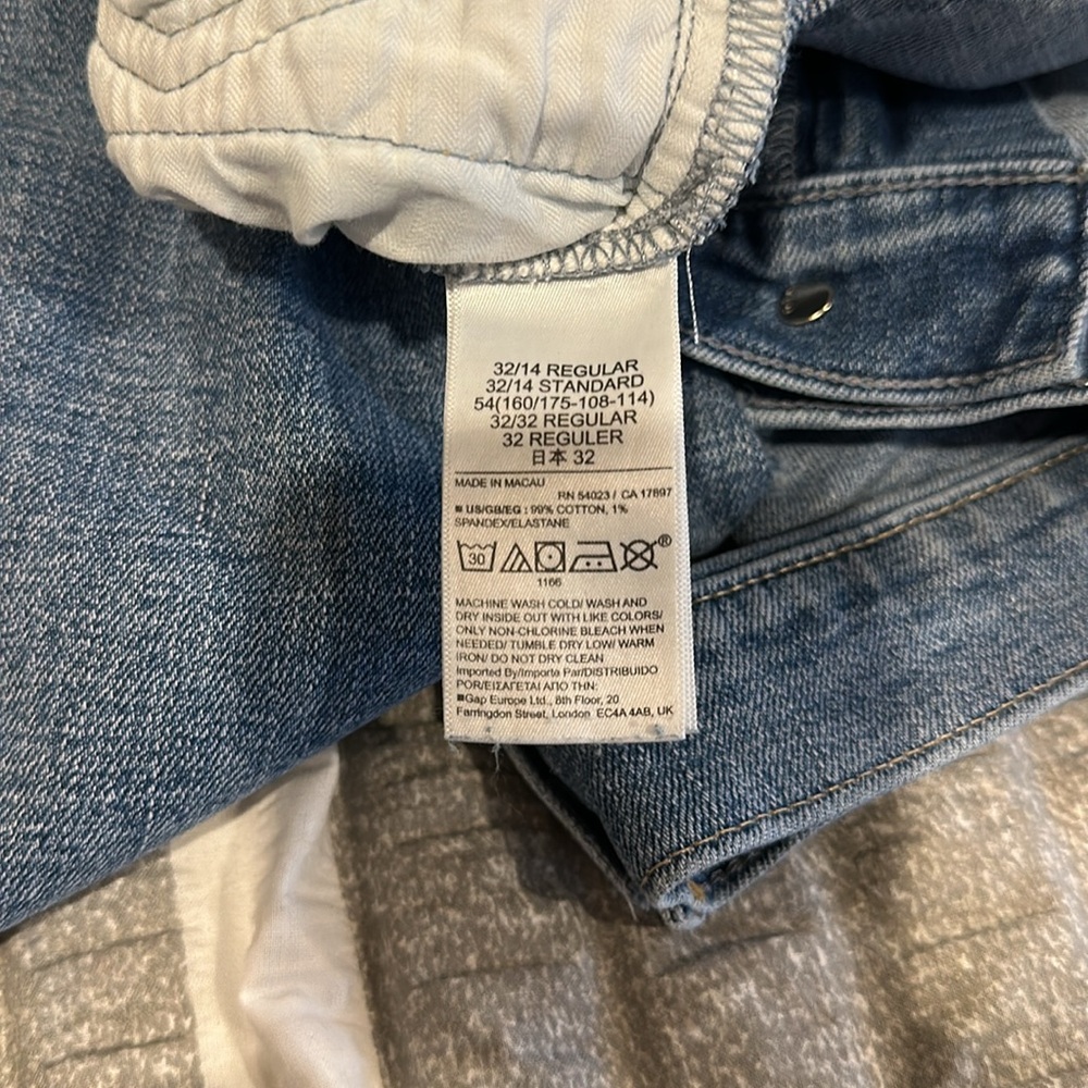 Gap Girlfriend Mid Rise Jeans - Picture 8 of 8